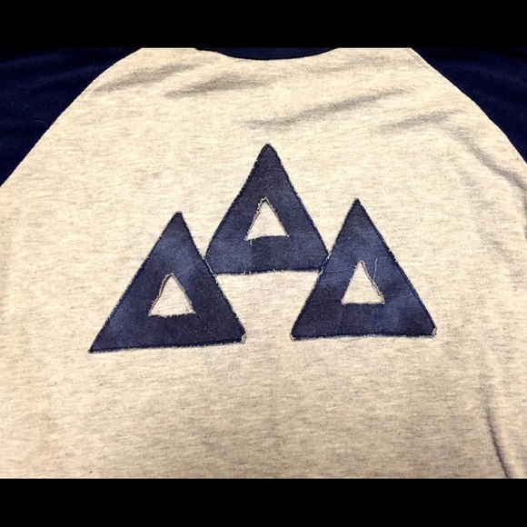 𝅺VTG Collegiate fraternity shirt Small top Tridelta delta college sorority - Picture 3 of 4